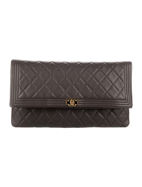 realreal chanel clutch.